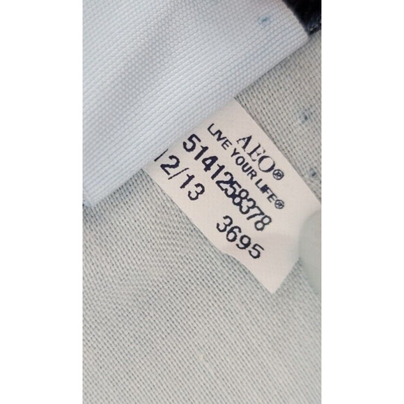 American‎ Eagle Outfitters Distressed Denim Jean Shorts 8 Raw Hem Mid-Rise - Picture 5 of 5